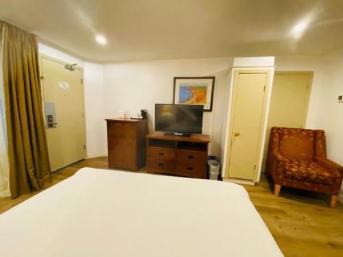 Charlottetown Inn & Conference Centre Room Type - Queen Room