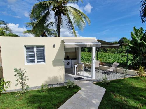 BUNGALOW PISCINE ZEN & GREEN - confort in Baie-Mahault