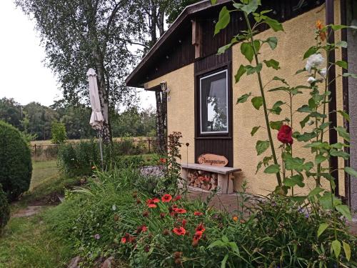 Flämingpanorama - Ländliches Gartenhaus mit Kamin und Naturpanorama (Flamingpanorama - Landliches Gartenhaus mit Kamin und Naturpanorama) in Niedergorsdorf