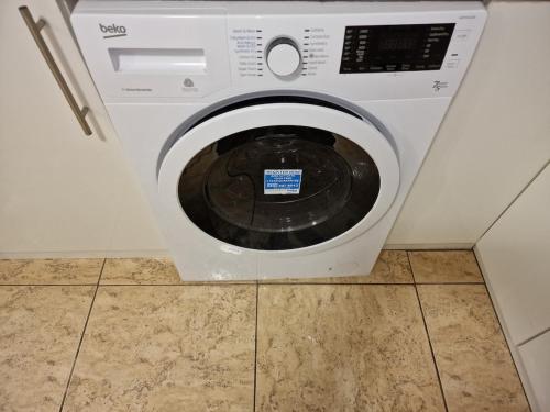 NightRest Homes Luton 5 minutes to Luton Airport -Wifi - Free Parking