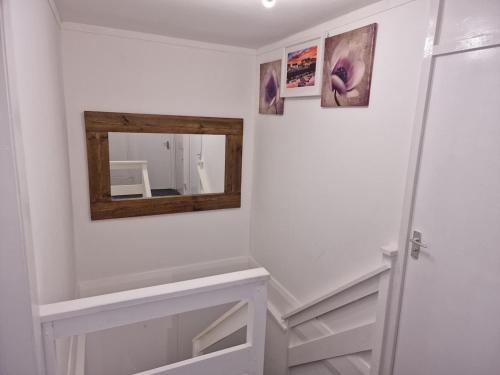 NightRest Homes Luton 5 minutes to Luton Airport -Wifi - Free Parking