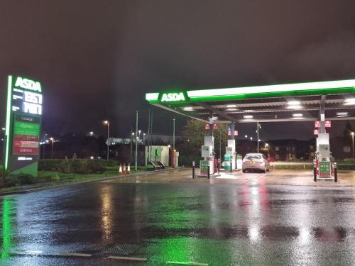 NightRest Homes Luton 5 minutes to Luton Airport -Wifi - Free Parking