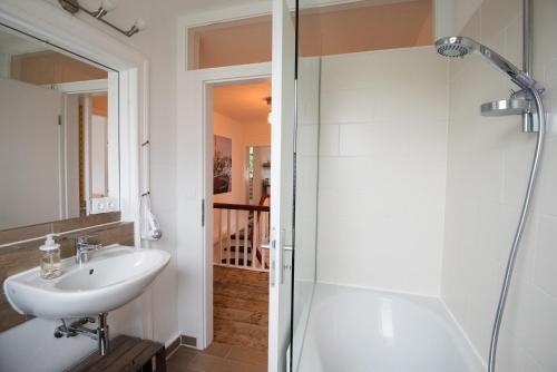 Apartment image 10