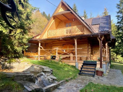 2 bedrooms, 5 beds