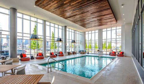 Global Luxury Suites East Boston