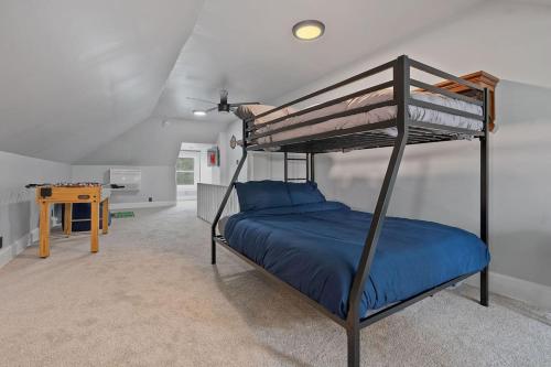 Minutes to Arena District - Foosball & Game Area