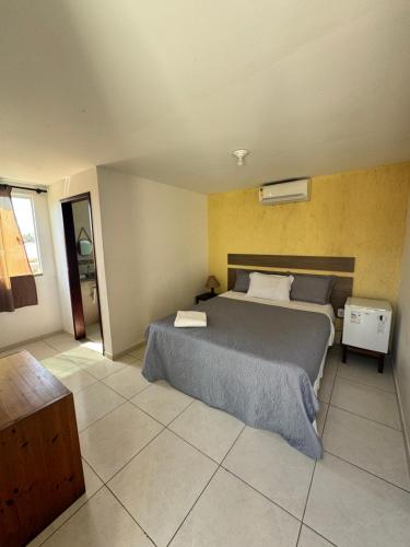 1 double bed, 2 twin beds