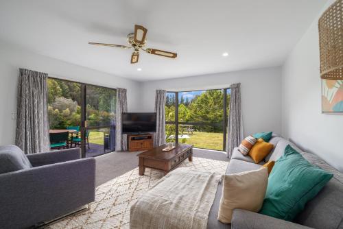Iekārtas, Forest View - Spacious & private full home retreat in Little River