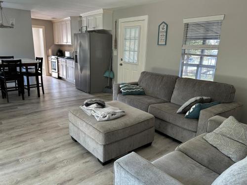 Charming Lake Livingston Home!
