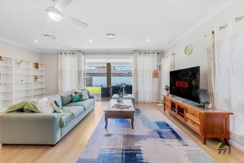 Quiet and warm 4 Bedrooms in Hornsby - Central Coast Quiet and warm 4 Bedrooms in Hornsby - Central Coast