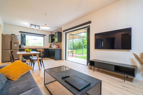 Létesítmények, Lucia's Residence in Cibaca