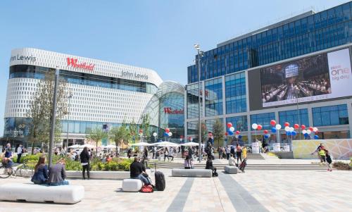London Westfield Kensington Stay near St. Pius X Catholic Church