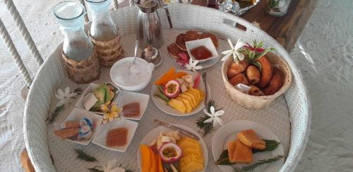 Tiki Beach Moorea , Piscine & Petit Déjeuner