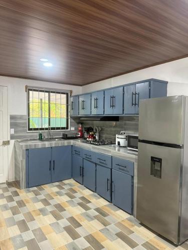 Casa Tucan 2bdr beach house AC BBQ Playa Blanca in La Palma