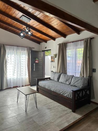 Las Gardenias Apart