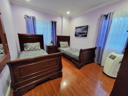 3 bedroom guest suite first floor unit with nice patio area right next to the MrC Hotel 10 minutes from Rodeo Drive Washer Dryer WIFI and more, Los Angeles (fotografie 4)