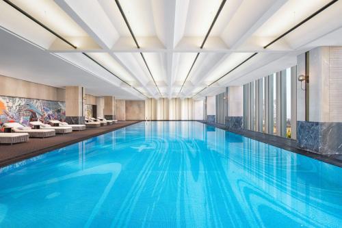 Swimming pool, Renaissance Qingdao Hotel in Qingdao