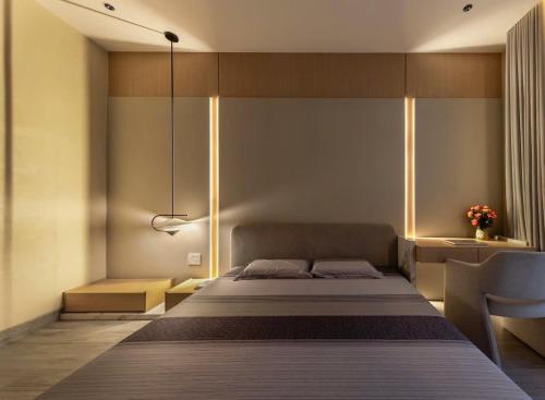 One-Bedroom Apartment image 9