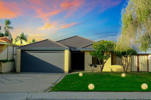 Airport 5BR Haven - Full Kitchen & Tranquil, Perth