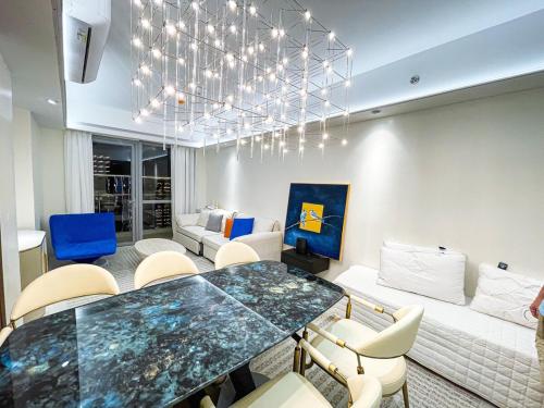 Luxury 4BR Penthouse across City of Dreams, Manila