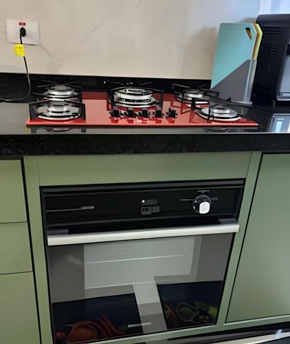 Aconchego Completo: Apartamento com Quintal e Cozinha Perfeita