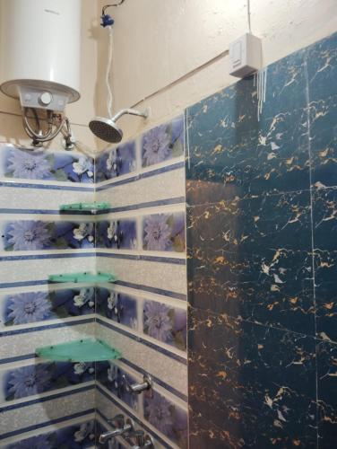 Om Palace Guest House Ayodhya Dhaam -AC & Non AC Rooms