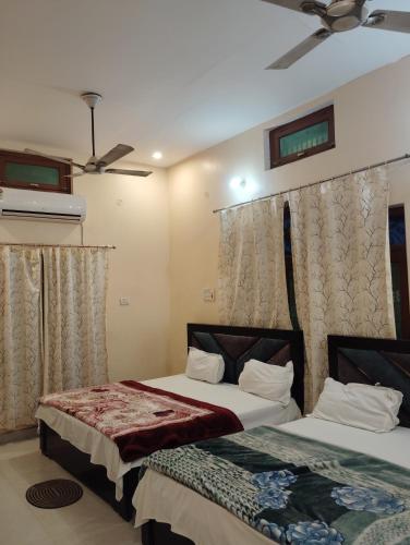 Om Palace Guest House Ayodhya Dhaam -AC & Non AC Rooms