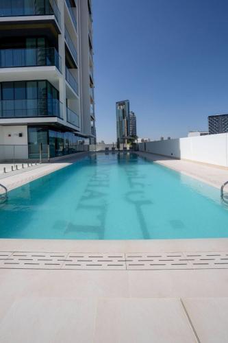Modern & Elegant 1br Apartment In Jvc near Dubai Sports City