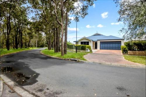 Spacious 4x2 Southwest Gem Perfect for Two Families, Steps from Top Attractions with Fun Spaces for Kids, separate areas for Adults and Big Savings