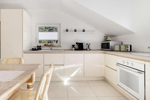 Facilities, Tower House in Caleira