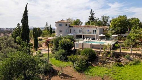 Exterior view, Tower House in Caleira