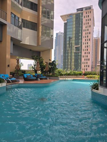 41st Floor TRIZEN Smart Luxury Apartment with sea view and portcity view - main image