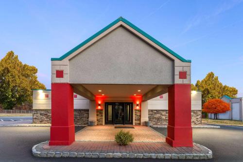 Ramada by Wyndham Parsippany in Parsippany, USA