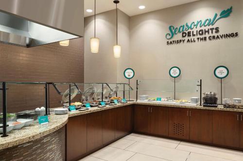 Embassy Suites Chattanooga Hamilton Place - image 6