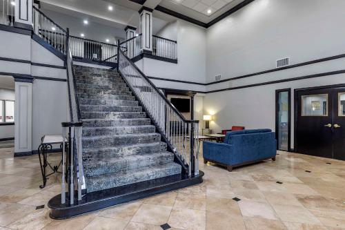 Quality Inn & Suites I-35 E-Walnut Hill in Dallas, USA