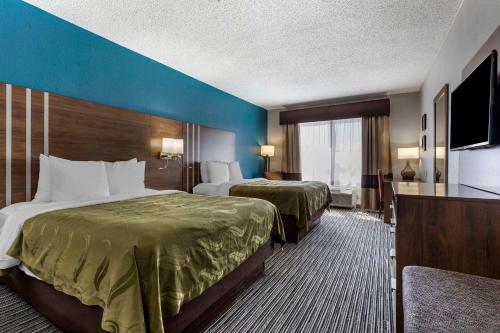 Queen Room with Two Queen Beds - Non-Smoking