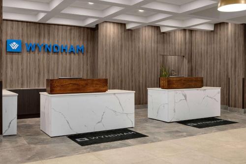Wyndham Edmonton Hotel and Conference Centre - image 3