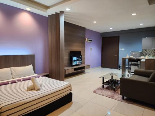 Regalia Comfort Suites KLCC SkyPool by City Homes - image 5
