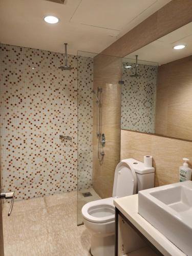 Regalia Comfort Suites KLCC SkyPool by City Homes - image 13