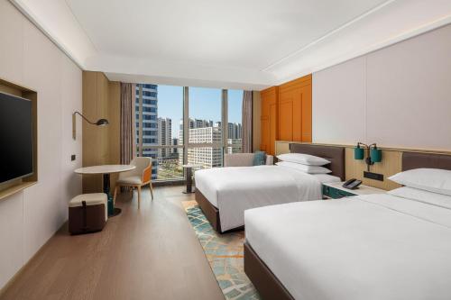 Deluxe Double Room with Two Double Beds image 4