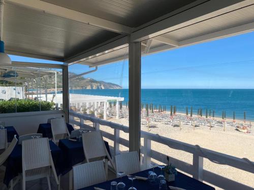 Restaurante, B&B direttamente sul mare da Antonino in Mattinata