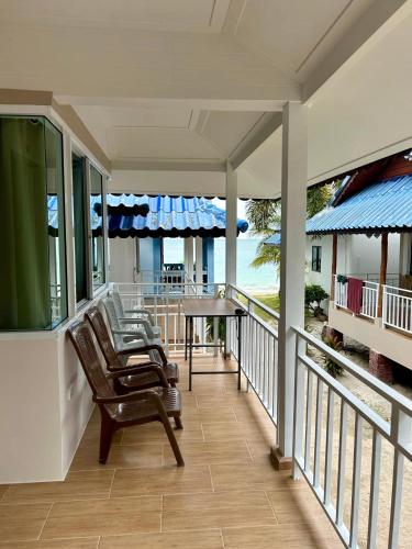 Family Bungalow image 1