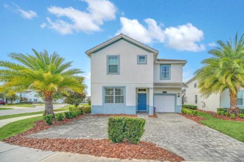Six-Bedroom Villa
