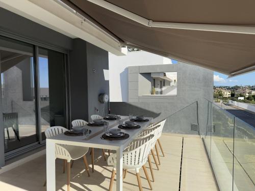 Apartment with Terrace image 4