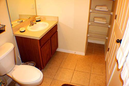 5-Star Orlando Townhome 6423 - Resort Amenities Near Disney - image 2