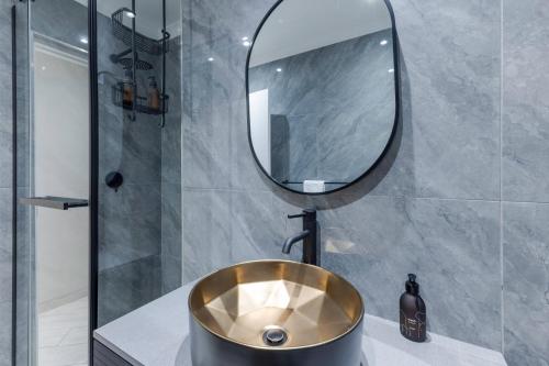 Lagoon Beach Luxury Apartments - image 10