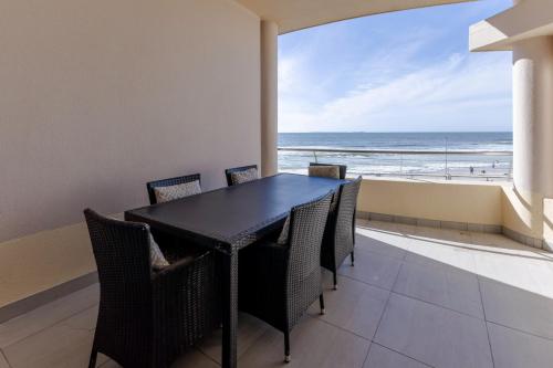 Lagoon Beach Luxury Apartments - image 2