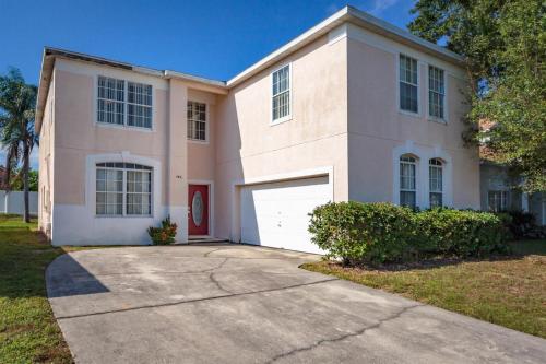 Six-Bedroom House image 1