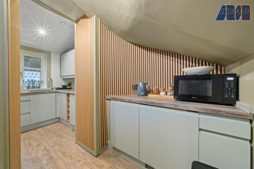 Historic 3 Bed Private Parking Nr Railway Station in Wemyss Bay