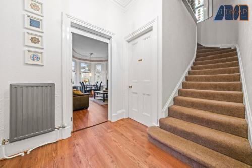 Historic 3 Bed Private Parking Nr Railway Station in Wemyss Bay